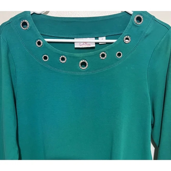 Quacker Factory Top Women’s Medium Green Silver Rhinestone Accents 3/4 Sleeve - Picture 2 of 4
